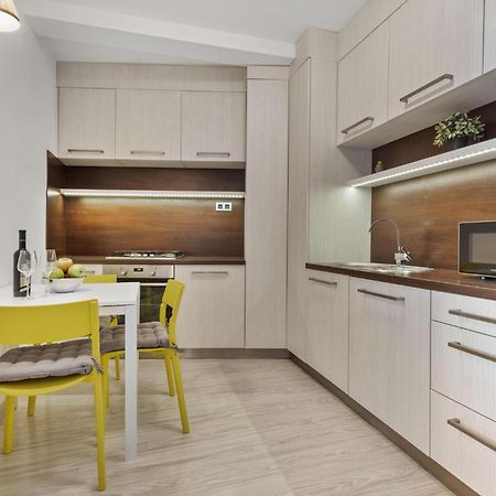 Apple Apartment Bratislava Buitenkant foto