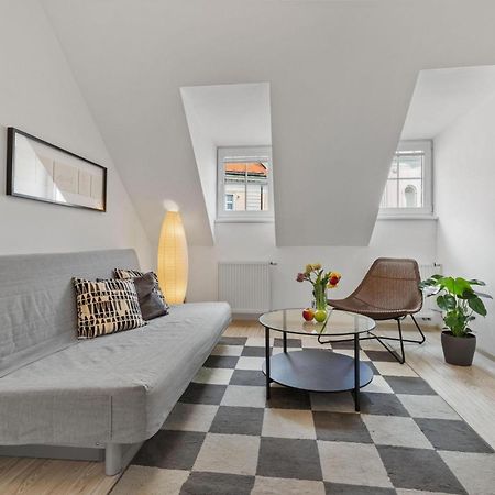 Apple Apartment Bratislava Buitenkant foto