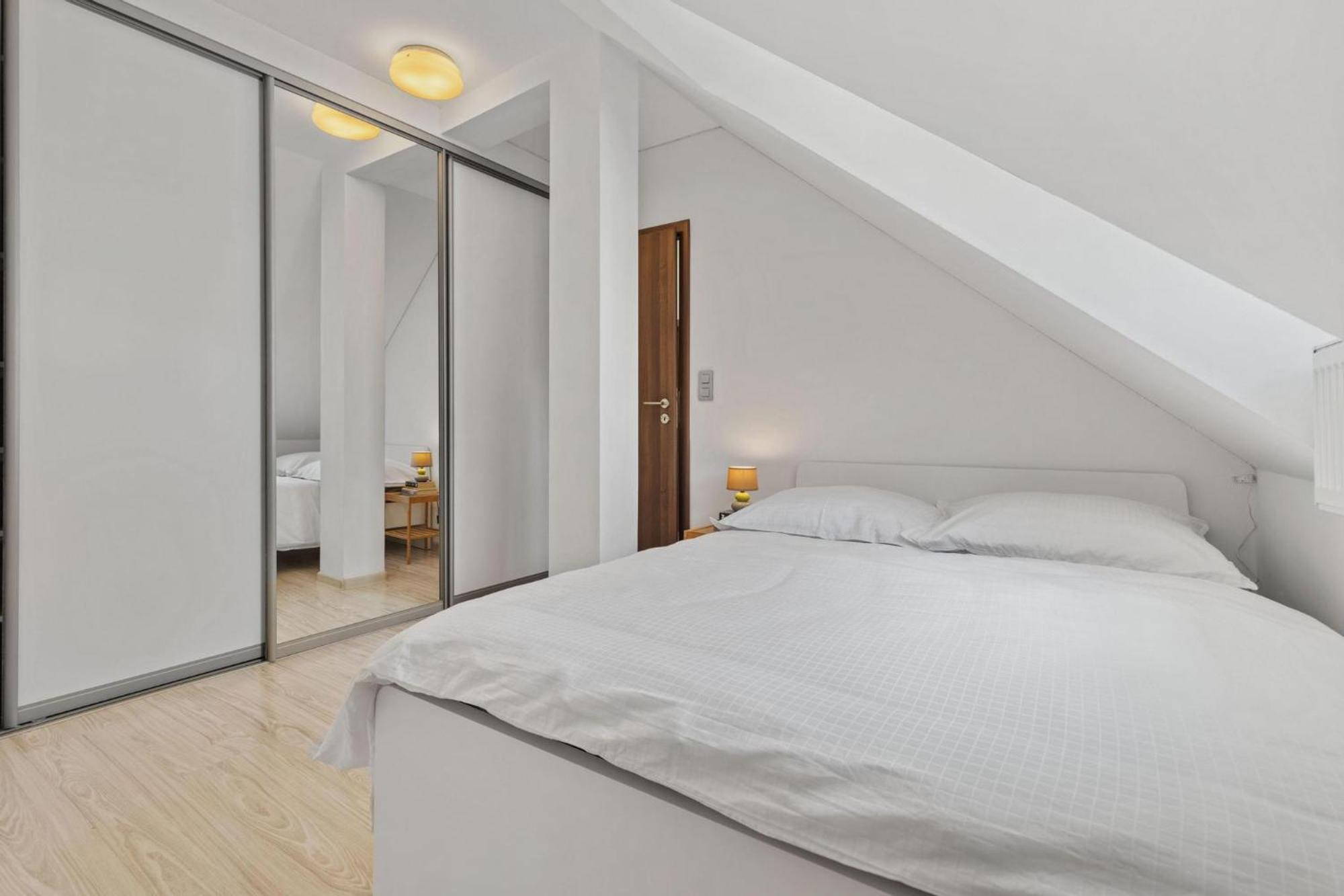 Apple Apartment Bratislava Buitenkant foto