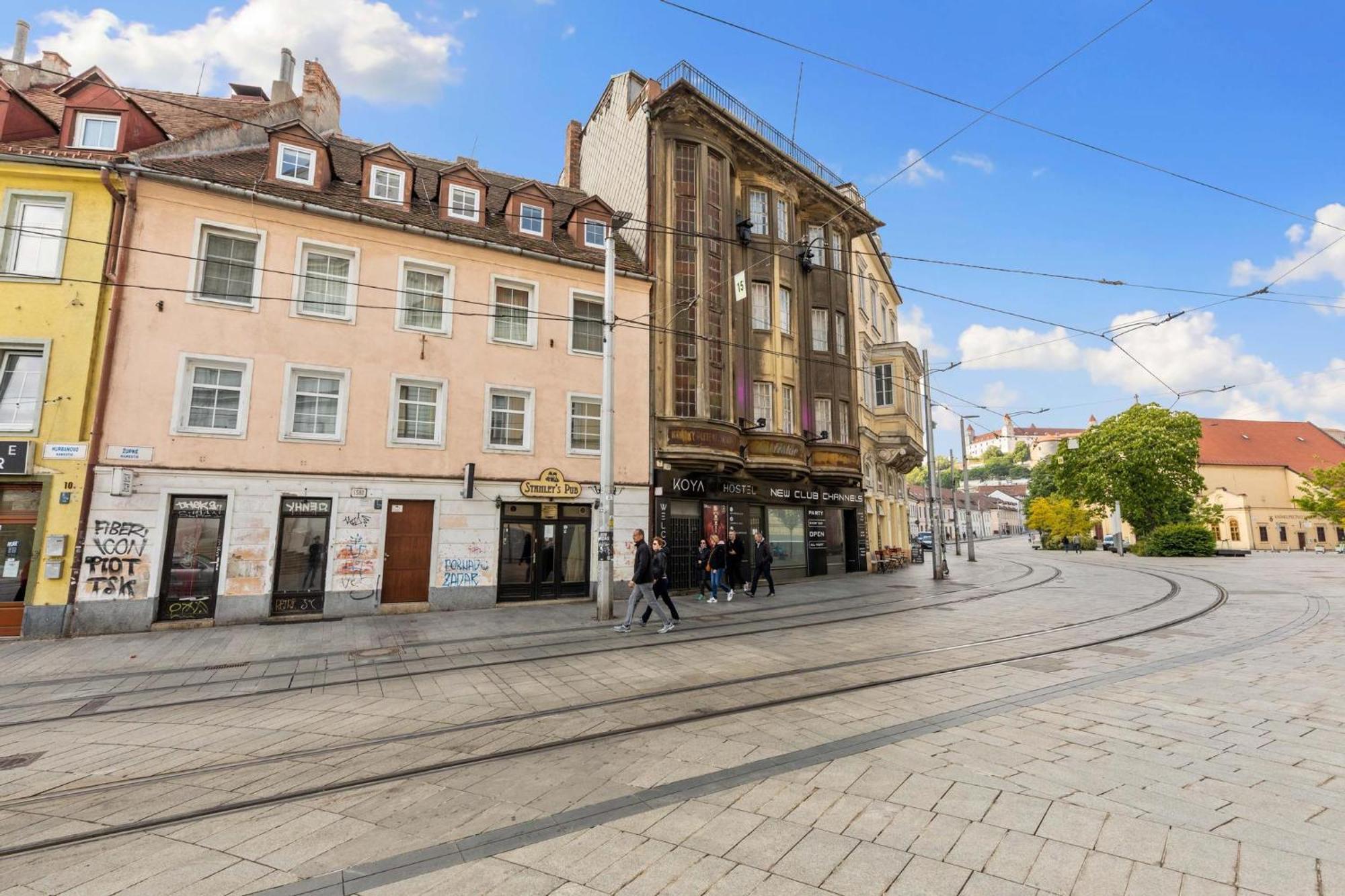 Apple Apartment Bratislava Buitenkant foto